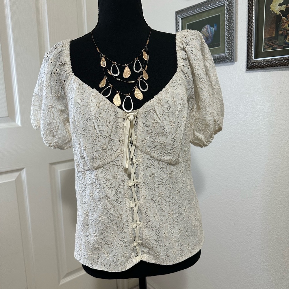 Buffalo woman top